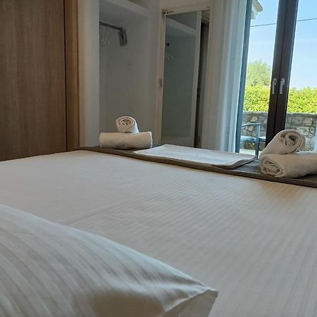 Ferienwohnung Marios Garden House Áfitos Zimmer foto